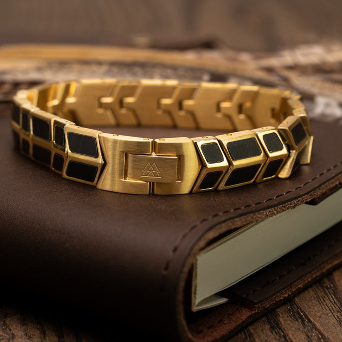 Pfeilarmband aus Ebenholzgold