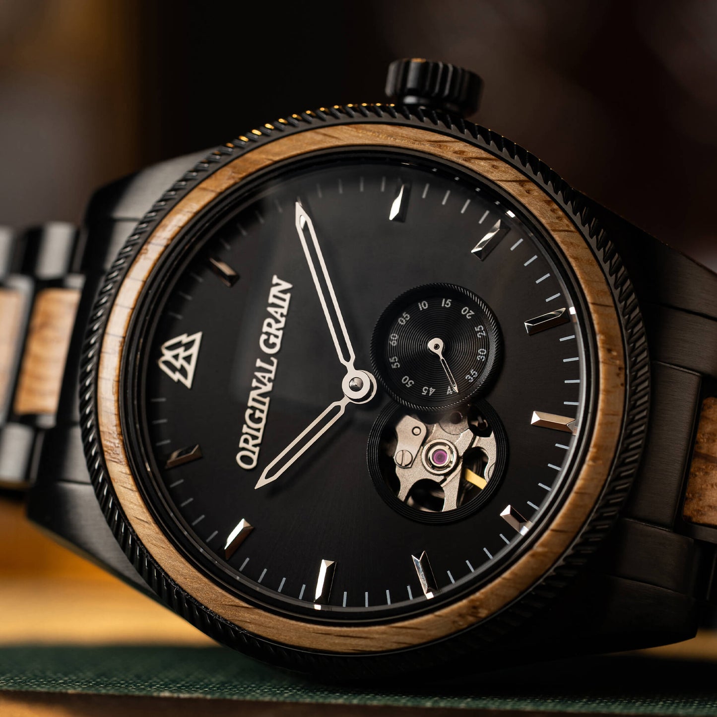 Vintage Auto Whiskey Black 40mm