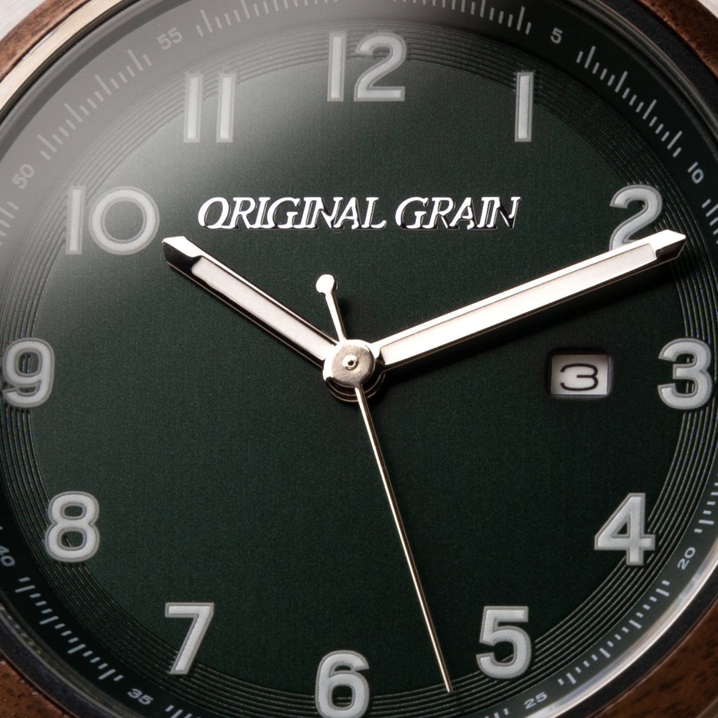 Walnut Emerald Gunmetal Nomad 42mm