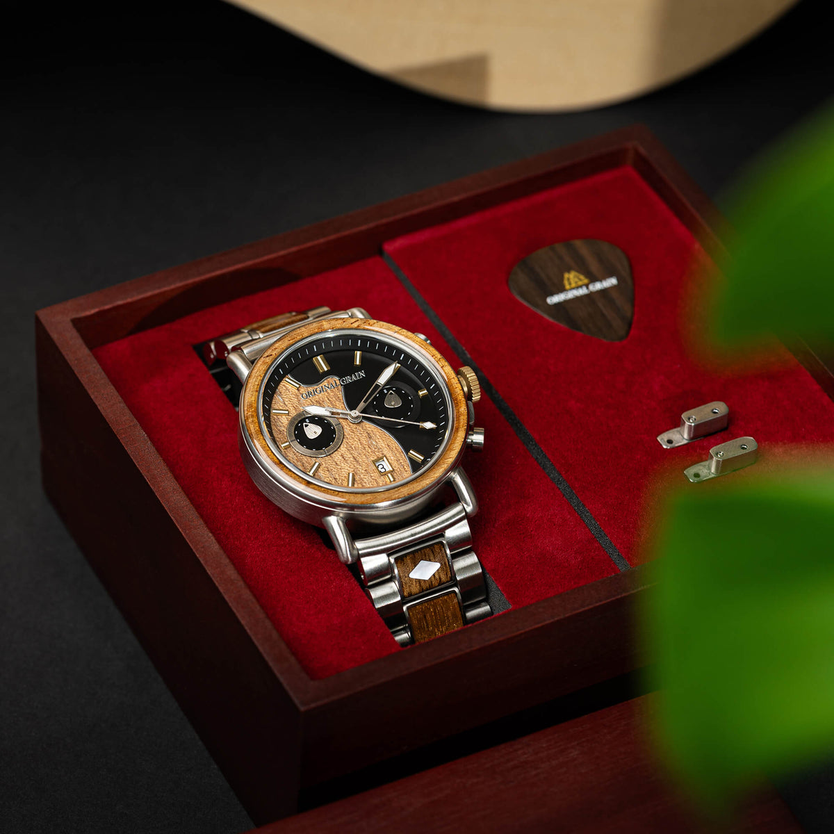 OG Koa Guitar Chrono 44mm