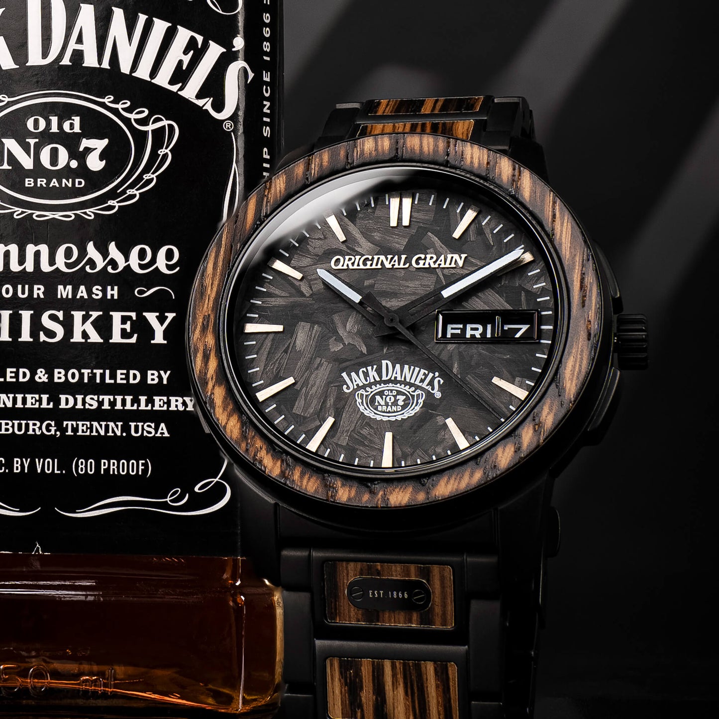 Jack Daniel's Charred Oak Barrel 42mm