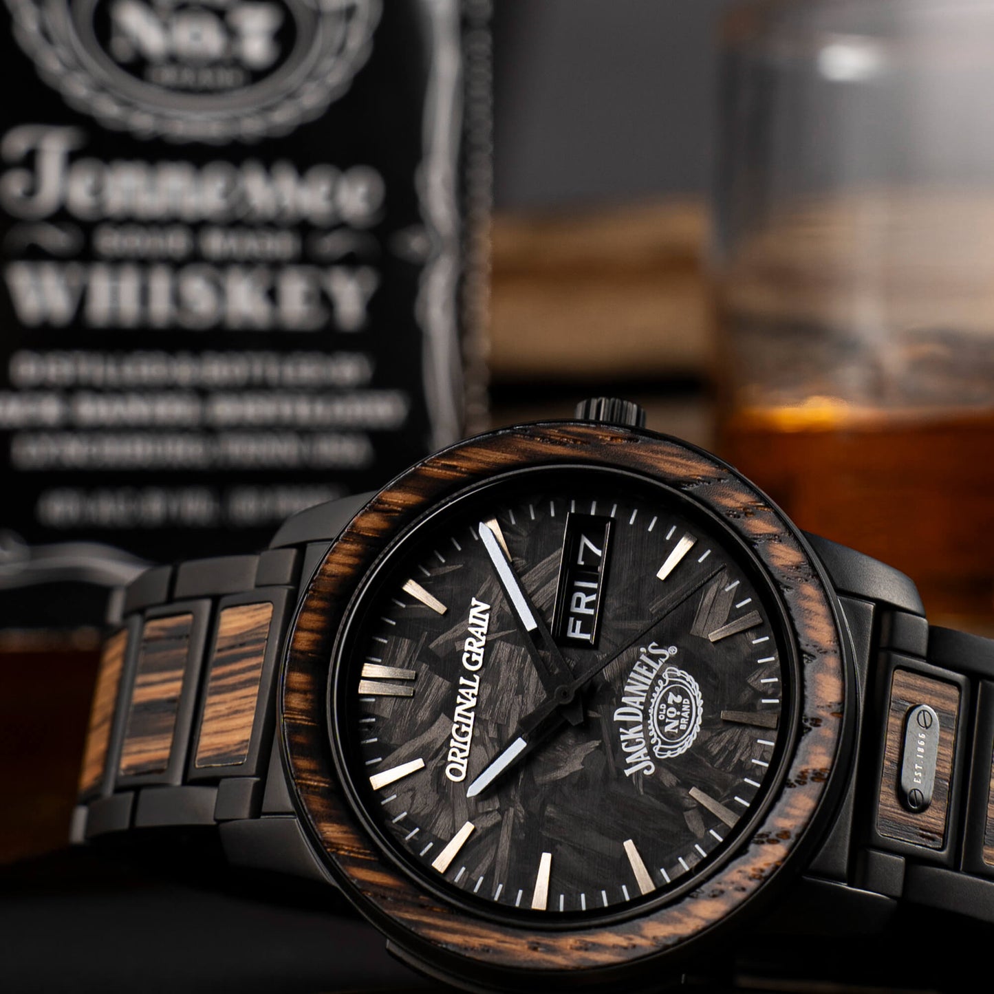 Jack Daniel's Charred Oak Barrel 42mm