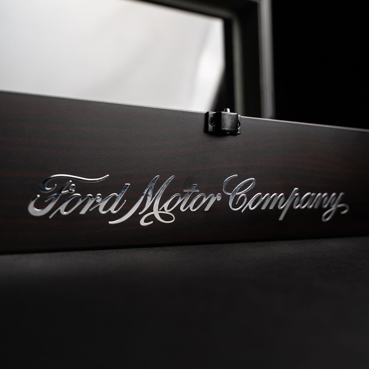 Ford Ebony 5 Watch Holder
