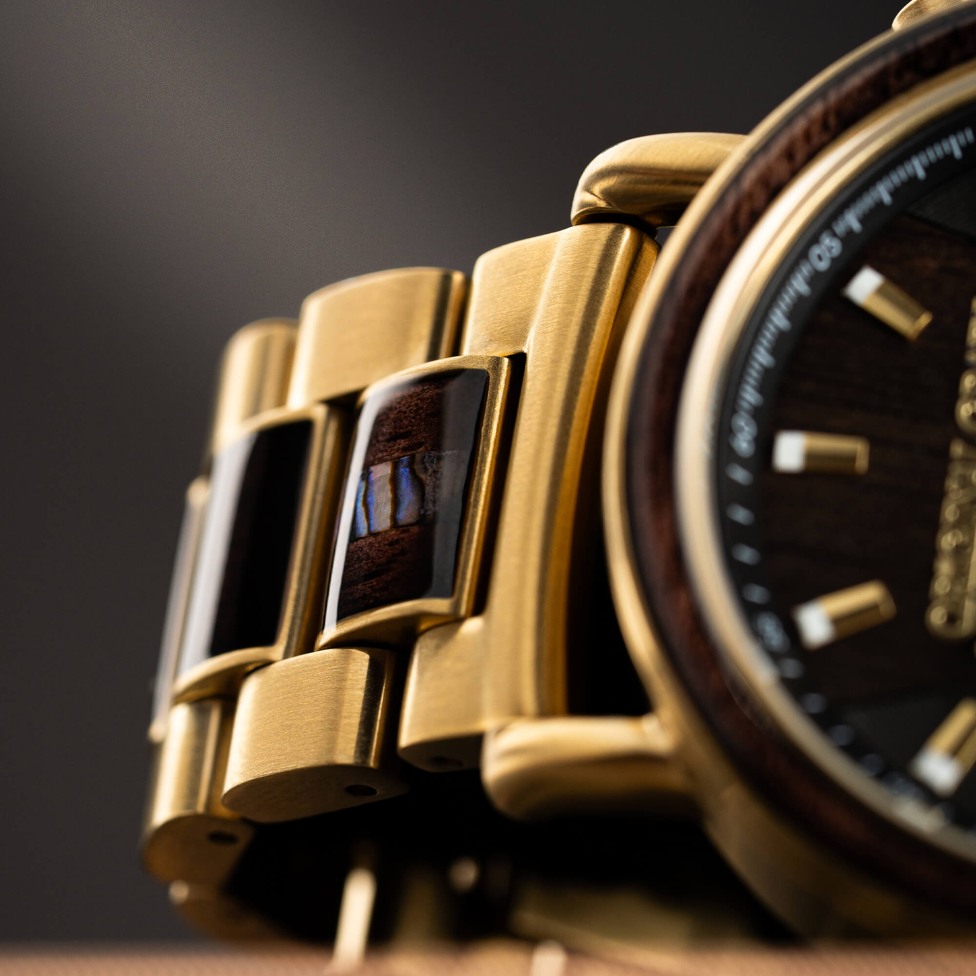 Taylor Guitars 18K Gold Mechanical Chrono 44mm – Original Grain