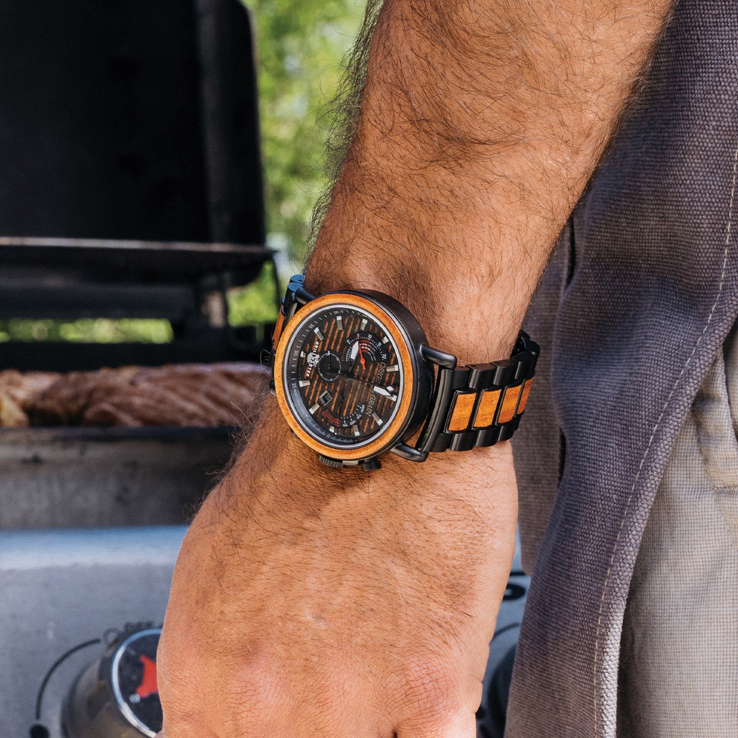 Mesquite-schwarzer Grillmaster Chrono 44 mm