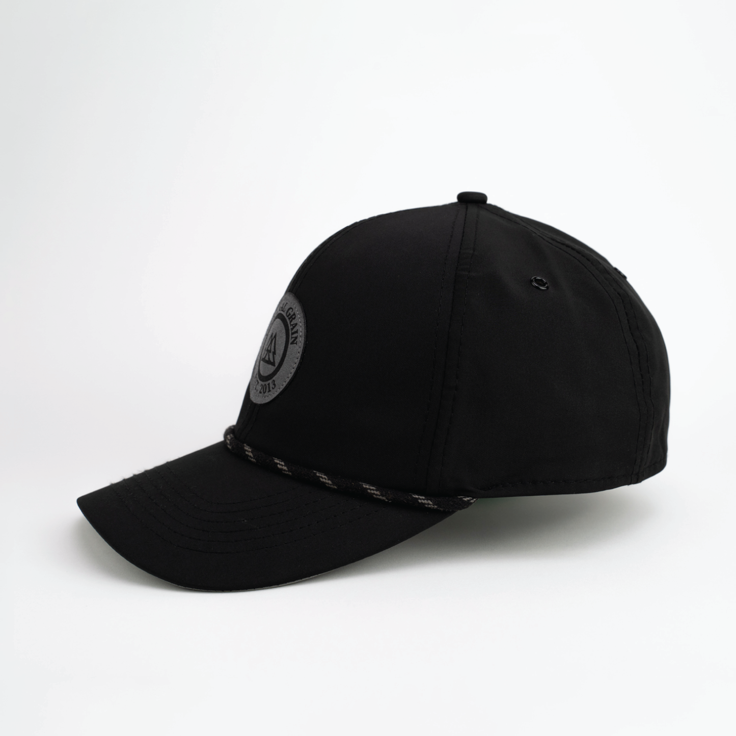 Hut aus schwarzem und anthrazitfarbenem Wildleder mit Originalnarbung